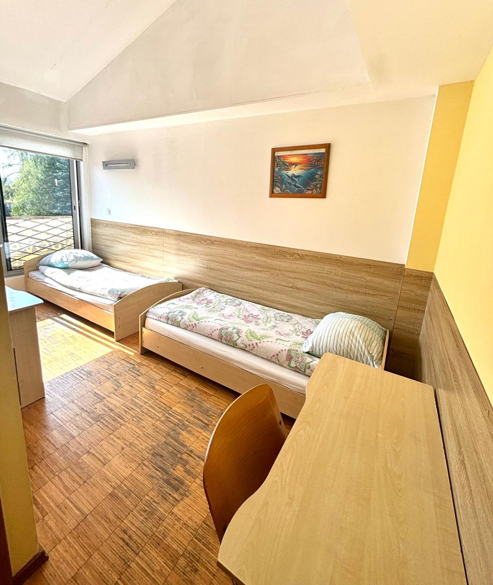 Hostel Nuove Frontiere Nysa Buitenkant foto